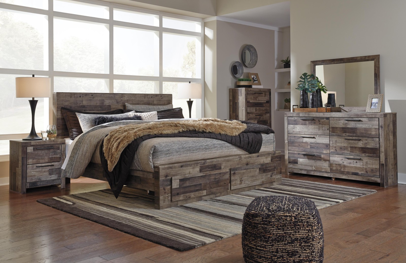 5 pc Derekson King Bedroom Set