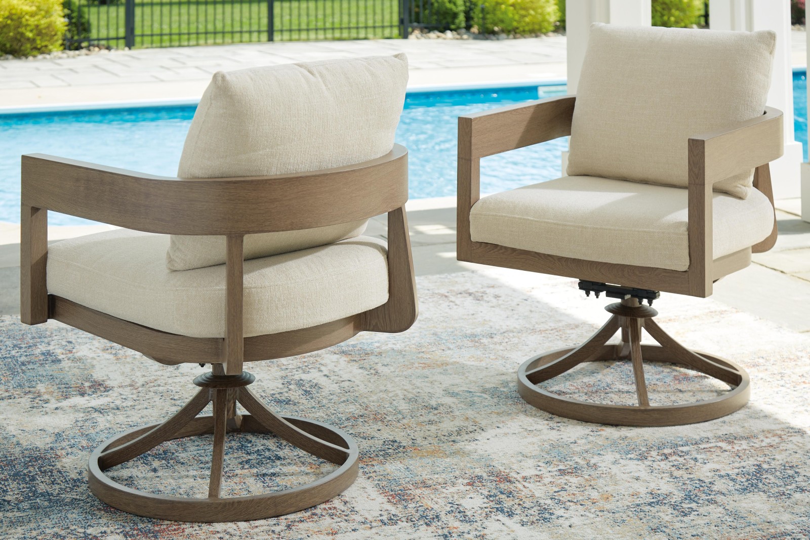Serene Bay Outdoor Dining Table and 4 Chairs