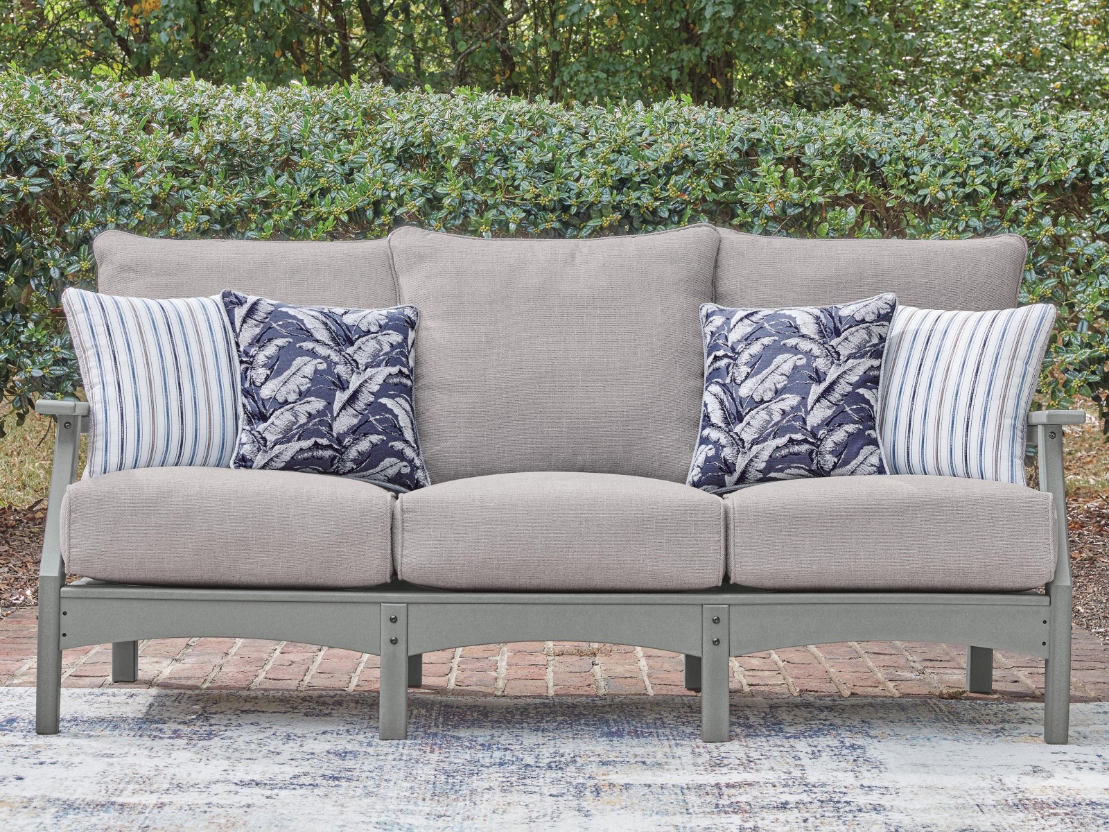 Cove Beach Outdoor Sofa with Cushion