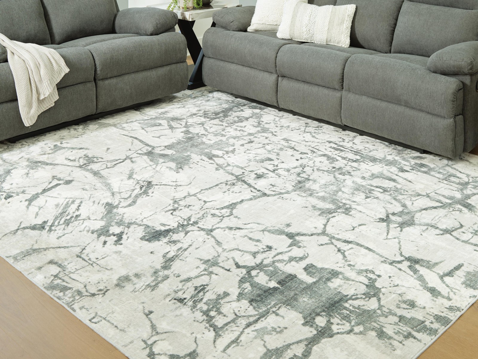 Tobinbury Washable 8' x 10' Area Rug